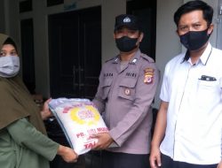 Bhabinkamtibmas Desa Mekar Raharja Polsek Talaga Pantau Penyaluran BPNT Himbau Tetap Jaga Prokes