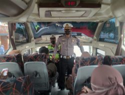 Hari Kelima Ops Keselamatan Lodaya 2022, Satlantas Polres Majalengka Sosialisasi Pada Penumpang Bus dan Angkutan Umum