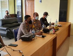 Kapolres Majalengka Ikuti Zoom Cloud Meetings Dengan Wakapolda Jawa Barat Dan Pantau Vaksinasi di Desa Cibereum