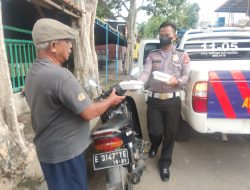 Operasi Keselamatan Lodaya 2022, Satlantas Polres Majalengka Kembali Bagikan Nasi Kotak dan Masker