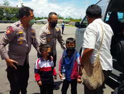 Lakukan Prosesi Penghormatan, 8 Korban Penembakan KKB Diserahkan ke Keluarga