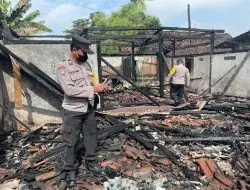 Rumah dan Toko Dilalap Si jago Merah