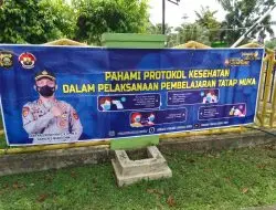 Giat Pemasangan Banner Sosialisasi PTM Polres Muara Enim