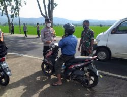 Bhabinkamtibmas Bersama Bhabinsa Teribkan Masyarakat Masalah Prokes