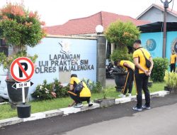 Upaya Untuk Jaga Kebersihan, Jum’at Bersih, Anggota Polres Majalengka Laksanakan Korve