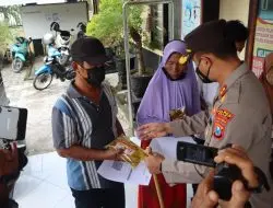 Kapolres Ngawi Bagikan Door Prize Migor Dalam Percepatan Herd Immunity Di Kwadungan