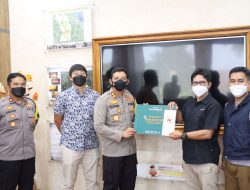 Kapolres Majalengka Berikan Penghargaan Kepada Pemenang Lomba Photo OOTD Challenge