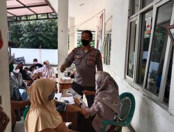 Optimalkan Percepatan Vaksinasi Tekan Laju Covid-19, Kasubbag Wat Pers SDM Polres Majalengka Tinjau Vaksinasi di Wilayah Kecamatan Palasah