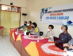 Kapolres Banjar Edukasi dan Sosialisasi Vaksinasi Kepada Orang Tua Murid SMAN 3 Banjar