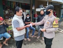 Ciptakan Kondusifitas, Bhabinkamtibmas Polsek Maja Sampaikan Pesan Kamtibmas Dan Bagikan Masker Pada Warga