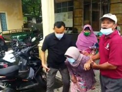 Kasat Narkoba Polres Majalengka Antar Jemput Lansia Untuk Percepatan Vaksinasi
