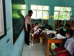 Kanit Binmas Polsek Cingambul Tinjau Vaksinasi Anak Sembari Berikan Motivasi