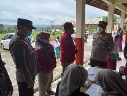 Kapolsek Cingambul Berama Pamendal Polres Majalengka Monitoring Kegiatan Gebyar Vaksinasi