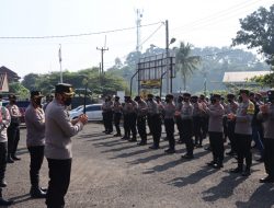 Kapolres Majalengka Berikan Semangat Pada Personil Pencari Peserta Vaksin