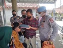 Cara Polisi di Majalengka Cek Indentitas Warga Yang Ikuti Vaksinasi Tak Membawa KTP