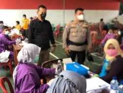 Kasat Narkoba : Hadir Dalam Gelaran Vaksinasi Presisi Polres Majalengka Berikan Motivasi Pada Masyarakat dan Nakes