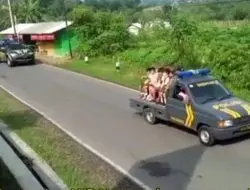 Fasilitasi Vaksinasi Anak, Polsek Bantarujeg Antar Jemput Siswa Gunakan Mobil Patroli