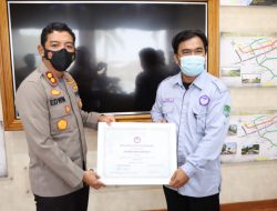 Kapolres Majalengka Terima Pemberian Penghargaan Dari Lembaga Perlindungan Anak Indonesia