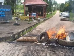 Aliansi Masyarakat Bersatu (AMB) Melakukan Demonstrasi di Kantor PTPN 7 Cinta Manis Ogan Ilir