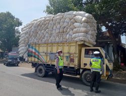 Ciptakan Kamseltibcarlantas, Satlantas Polres Majalengka Berikan Teguran dan Penindakan Pelanggaran ODOL