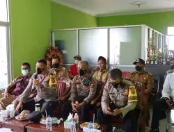 Kapolres Majalengka Ikuti Zoom Cloud Meetings Dengan Wakapolda Jawa Barat Di Kantor Desa Banjaran Kecamatan Banjaran