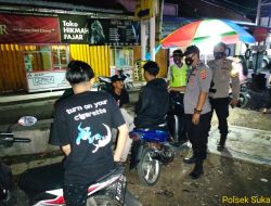 Bubarkan Remaja Nongkrong dilokasi Ruko Desa Salagedang, Polisi Imbau Patuhi Prokes