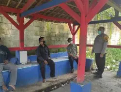 Sambang Dor To door Bhabinkamtibmas Polsek Sukahaji Dalam Rangka Pendisiplinan Prokes