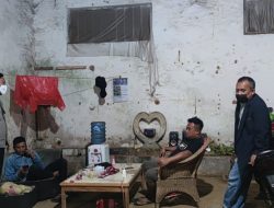 Sambangi Warga Saat Patroli Malam, Bhabinkamtibmas Himbau Warga Jaga Kamtibmas dan Prokes