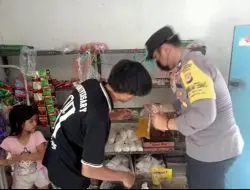 Personil Polsek Bantarujeg Cek Ketersediaan Minyak Goreng Wilayah Polsek Bantarujeg
