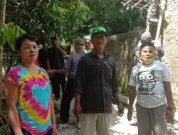 Pemdes Cianting Utara Bersama Warga Gotong Royong Perbaiki Rumah Warga Yang Roboh