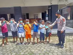 Cegah Penularan Covid-19, Bhabinkamtibmas Polsek Rajagaluh Bagikan Masker Gratis 