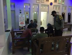 Sambangi Warga Binaannya, Bhabinkamtibmas Polsek Jatitujuh Laksanakan Patroli Malam Pada Bulan Ramandan