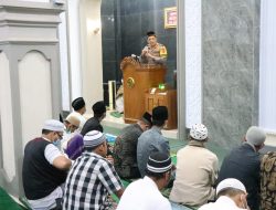 Usai Shalat Tarawih, Kapolres Majalengka Ajak Masyarakat Sukseskan Vaksinasi