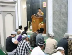 Usai Shalat Tarawih, Kapolres Majalengka Ajak Masyarakat Sukseskan Vaksinasi