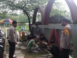 Personel Polsek Cigasong Giat Patroli Ngabuburit Himbau Warga Tidak Berkerumun