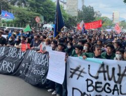 Aliansi Mahasiswa Jabar Menggugat ,Tolak Kenaikan BBM Dan Menolak Pemilu Ditunda