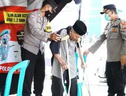 Seorang Lansia Mengikuti Vaksinasi, Kapolres Banjar: Kami Apresiasi Semangat Beliau