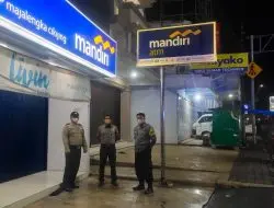 Patroli Malam Personil Polsek Cikijing, Ajak Masyarakat Jaga Kamtibmas Dan Patuhi Prokes