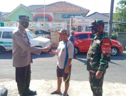 Sadarkan Masyarakat Pentingnya Prokes, Kapolsek Sindangwangi Berikan Himbauan Prokes Dan Bagikan Masker