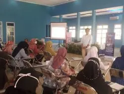 Para Peserta Kegiatan Literasi Digital Di Laksanakan Di Gedung SD Model