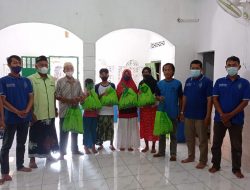 BPRS Khasanah Ummat salurkan Ratusan paket sembako melalui UPZISNU Purwokerto Timur utuk warga yang membutuhkan