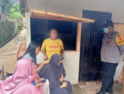 Bhabinkamtibmas Polsek Bantarujeg Blusukan Berikan Himbauan Prokes Pada Warga Binaannya