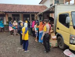 Ketertiban Pasar murah Ramadhan Desa Batulawang Berlangsung Aman