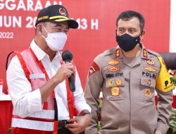 Kakorlantas Polri Dampingi Menhub dan Menko PMK Tinjau Pengamanan Mudik di GT Kalikangkung    Arus Meningkat Padat, Menhub Himbau Masyarakat Tak Gunakan Motor Dalam Perjalanan Mudik