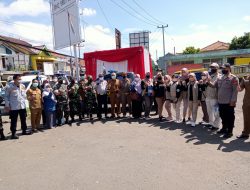 Bulan Suci Ramadan, Polsek Maja dan Muspika Bagikan Masker Kepada Pengguna Jalan