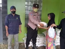 Pastikan Penerapan Prokes, Bhabinkamtibmas Polsek Talaga Monitoring Penyaluran BPNT