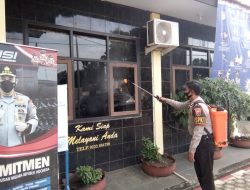 Jaga Kebersihan Mako, Personil Polsek Palasah Laksanakan Kurve Bersama