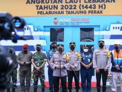Tinjau Pelabuhan Tanjung Perak, Kapolri: Transportasi Laut Alternatif Kurangi Kemacetan Arus Mudik