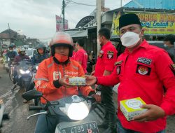 Ormas PBB Kab Bandung Serentak Aksi Sosial Bagikan Takjil dan Masker Gratis