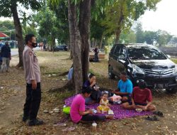 Berikan Himbauan Kamtibmas Dan Prokes Polsek Jatitujuh Sambangi Warga Pada Saat Patroli Dialogis